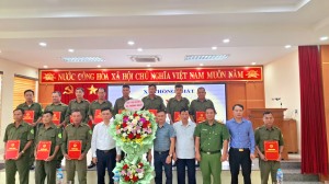 Xã Thống Nhất ra mắt lực lượng tham gia bảo vệ an ninh, trật tự ở cơ sở