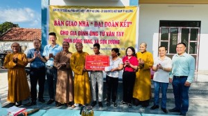 Bàn giao nhà Đại Đoàn kết tại xã Sơn Dương
