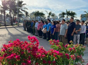 Phường Trần Hưng Đạo: Ra quân đảm bảo trật tự, an toàn giao thông, vệ sinh môi trường và tiếp tục triển khai Đề án Hạ Long-Thành phố của Hoa.