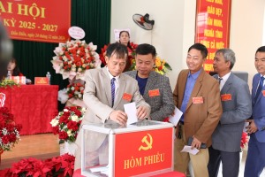 Chi bộ khu phố Đồn Điền, phường Hà Khẩu tổ chức thành công Đại hội điểm, nhiệm kỳ 2025 - 2027