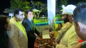 Lãnh đạo TP tặng quà, chúc mừng đám cưới của tỷ phú Ấn Độ