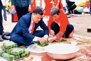 “Gói bánh chưng xanh - Ấm lòng ngày Tết”