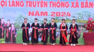 Hạ Long: Giữ gìn bản sắc văn hóa qua trang phục truyền thống