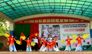 Trường THPT Bãi Cháy tổ chức sinh hoạt chuyên đề “Học Bác lòng ta trong sáng hơn”