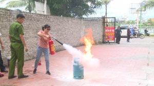 Phường Giếng Đáy: Tập huấn PCCC cho các cơ sở kinh doanh, chủ nhà trọ