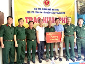 Trao kinh phí hỗ trợ sửa chữa “Nhà Nghĩa tình đồng đội”