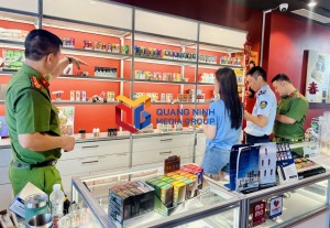 Công an Hạ Long phát hiện kinh doanh thuốc lá điện tử trái phép