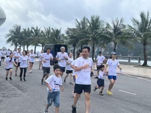 Phường Hồng Hải phối hợp với trường Quốc Tế UKA tổ chức giải chạy Marathon