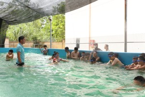 Xã Quảng La: Khai mạc lớp dạy bơi miễn phí cho trẻ em