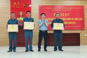 Cụm huấn luyện số 5 tổ chức bế mạc huấn luyện dân quân tự vệ năm 2024