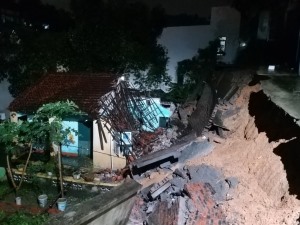 TP Hạ Long: Khẩn trương khắc phục hậu quả mưa lụt, đảm bảo an toàn cho người dân
