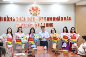 Công bố quyết định công tác cán bộ quản lý giáo dục