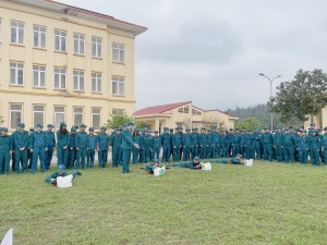 Gương sáng sao vuông Hoàng Thanh Long