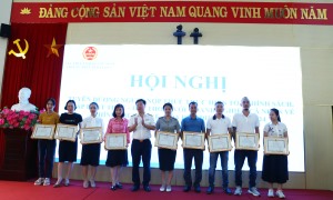 Chi cục thuế Hạ Long: Tuyên dương người nộp thuế và Đối thoại với doanh nghiệp, cá nhân về chính sách thuế, hoá đơn điện tử năm 2024
