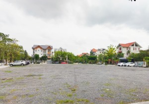 TP Hạ Long: Tận dụng quỹ đất chưa xây dựng làm bãi đỗ xe tạm