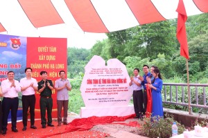 Khánh thành công trình bê tông hóa tuyến đường đất tại Tổ 1, Khu phố 6, phường Việt Hưng