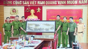Chương trình gặp mặt, trao đổi, học tập kinh nghiệm giữa Công an thành phố Hạ Long với Công an Quận Hoàn Kiếm 