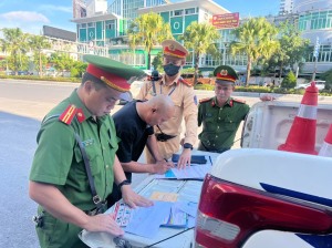 Hạ Long ra quân tổng kiểm tra, kiểm soát xử lý vi phạm TTATGT