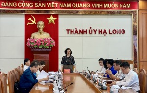 Thường trực Thành ủy nghe báo cáo tiến độ triển khai thực hiện phong trào “Thắp sáng đường quê” và các tuyến đường hoa