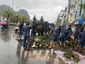Những người lính “xung trận” sau bão Yagi