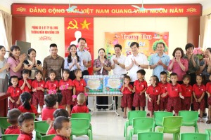 Trung thu đầm ấm, ý nghĩa sau bão số 3