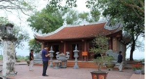 "Tôi rất ấn tượng về những đền thờ danh nhân nổi tiếng ở Quảng Ninh"