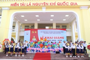 Học sinh Thành phố Hạ Long rộn ràng trong ngày khai giảng năm học mới