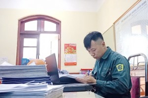Thạc sĩ xung phong nhập ngũ
