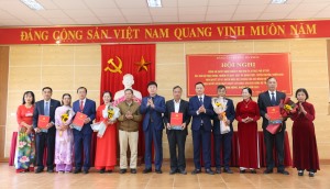 Phường Hà Khẩu công bố quyết định chuẩn y Ban chi uỷ, Bí thư, Phó Bí thư các chi bộ trực thuộc nhiệm kỳ 2025 – 2027 và quán triệt, tuyên truyền môt số Nghị quyết của Đảng