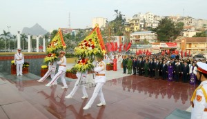 Đoàn đại biểu Tỉnh, Thành phố dâng hương tưởng niệm các Anh hùng liệt sĩ