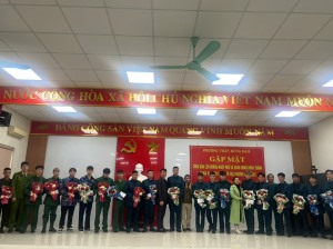 Phường Trần Hưng Đạo gặp mặt động viên tân binh lên đường nhập ngũ 2025