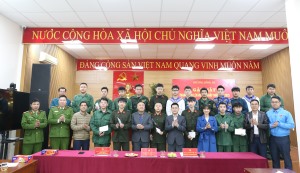 Phường Hồng Hà tổ chức gặp mặt thanh niên lên đường nhập ngũ năm 2025.
