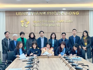 Chi nhánh Trung tâm Phục vụ hành chính công TP Hạ Long tổ chức ký cam kết thực hiện kỷ luật, kỷ cương hành chính và văn hoá công sở năm 2025