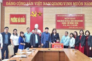  Phường Hà Khẩu nhận đỡ đầu trẻ có hoàn cảnh khó khăn