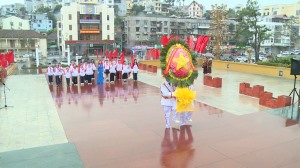 Đoàn đại biểu Cháu ngoan Bác Hồ tỉnh Quảng Ninh dâng hương, dâng hoa, báo công tưởng nhớ các Anh hùng liệt sỹ
