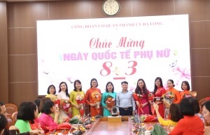 Công đoàn Cơ quan Thành ủy gặp mặt cán bộ nữ nhân ngày Quốc tế phụ nữ 