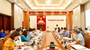 Thường trực Tỉnh ủy làm việc với BTV Thành ủy Hạ Long