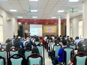 Đảng uỷ Phường Hồng Hà tổ chức lớp học Bình dân học vụ số - Tìm hiểu về Chuyển đổi số và công nghệ AI