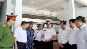 Lữ đoàn 170 thực hành tiếp nhận lực lượng DBĐV phục vụ tham quan của các đơn vị trong Vùng 1 Hải quân.