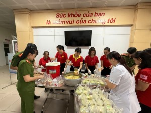Ấm lòng bữa sáng yêu thương