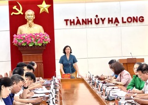 Thường trực Thành ủy làm việc với các cơ quan chuyên trách tham mưu giúp việc.