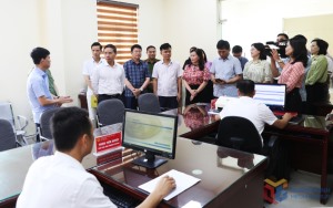 Chủ tịch UBND tỉnh kiểm tra công tác chuẩn bị vận hành chính quyền địa phương 2 cấp